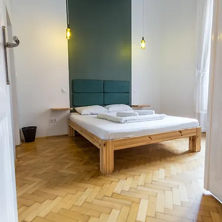 Goodtrip - Eotvos Street * Budapeszt